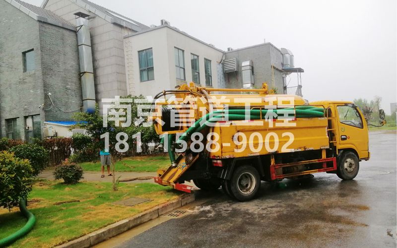 246孟北村小区化粪池清理