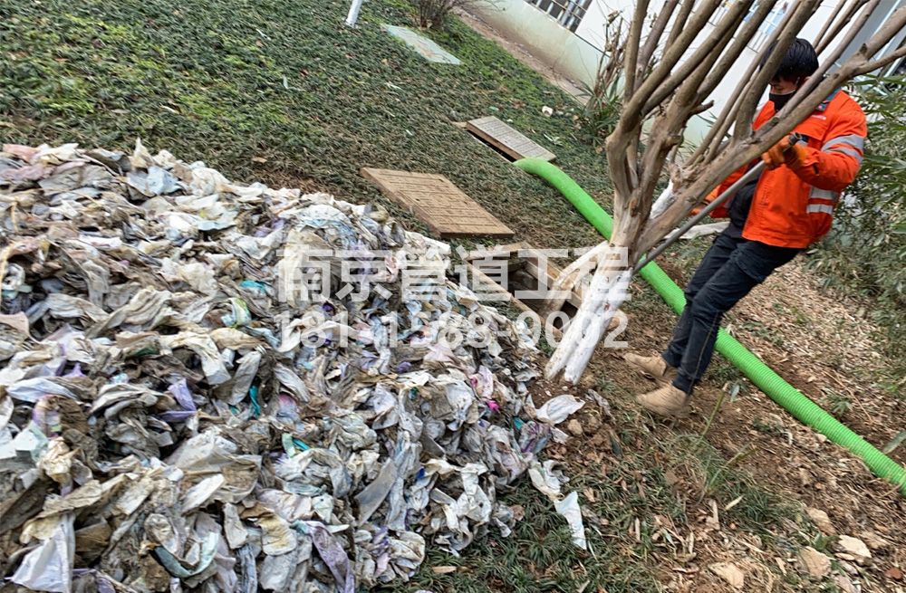 315孟北村化粪池垃圾清理